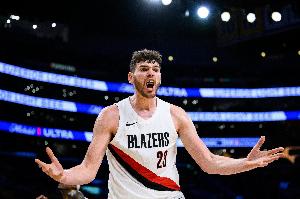 沒能得分！克林根半場2中0僅拿5籃板 2次犯規